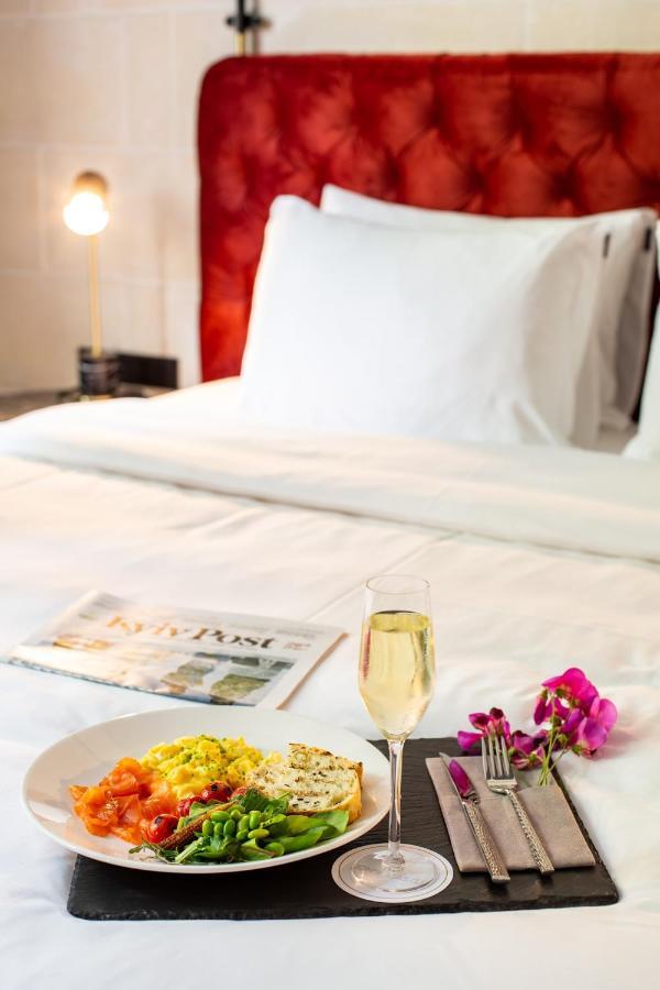 Lion'S Castle Hotel Лвив Екстериор снимка
