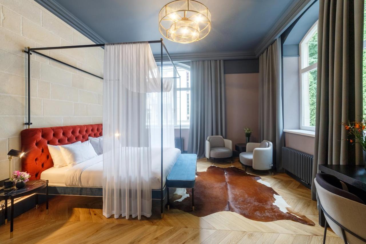 Lion'S Castle Hotel Лвив Екстериор снимка