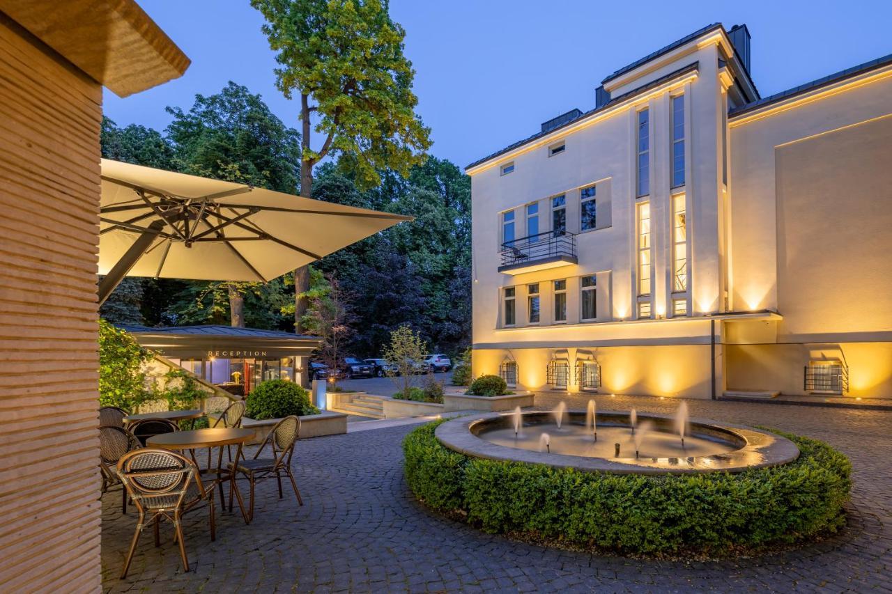 Lion'S Castle Hotel Лвив Екстериор снимка